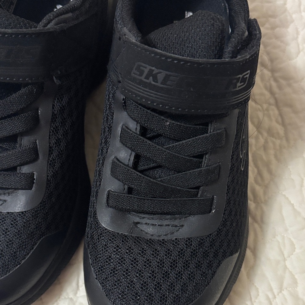 Skechers Kids Black Sneakers - Picture 5 of 8